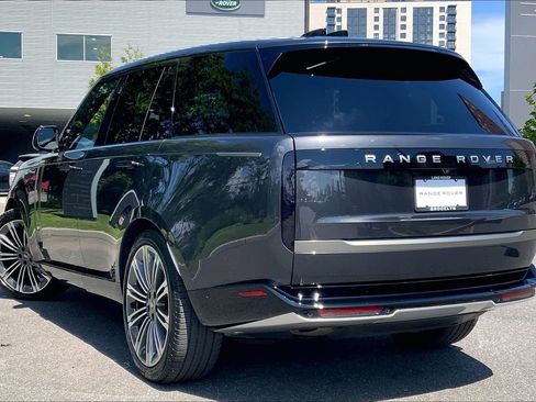 Certified 2024 Land Rover Range Rover SE AWD/4WD image 11