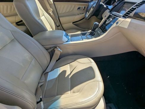 Used 2017 Ford Taurus Limited image 20