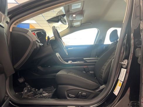 Used 2020 Ford Fusion SE FWD image 17