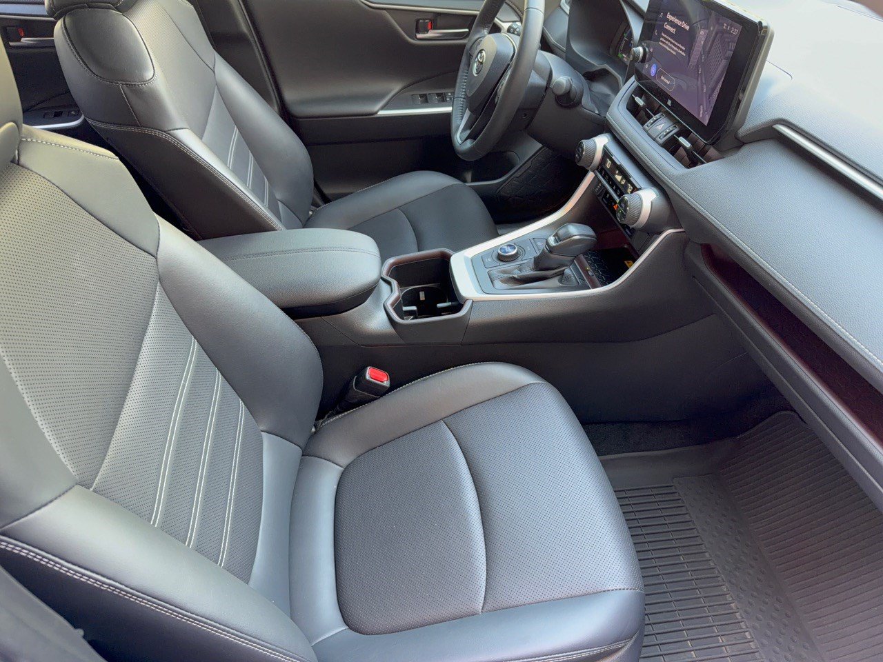 Used 2025 Toyota RAV4 Limited w/ Advanced Technology Package AWD/4WD image 30