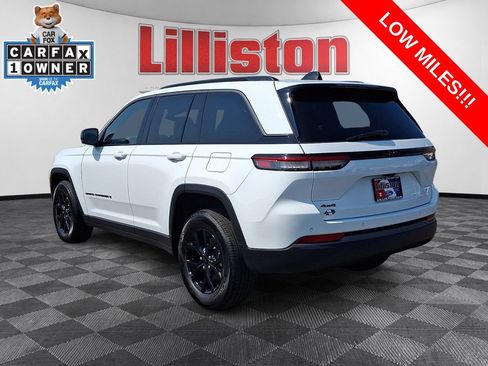 Used 2026 Jeep Grand Cherokee Altitude AWD/4WD image 6
