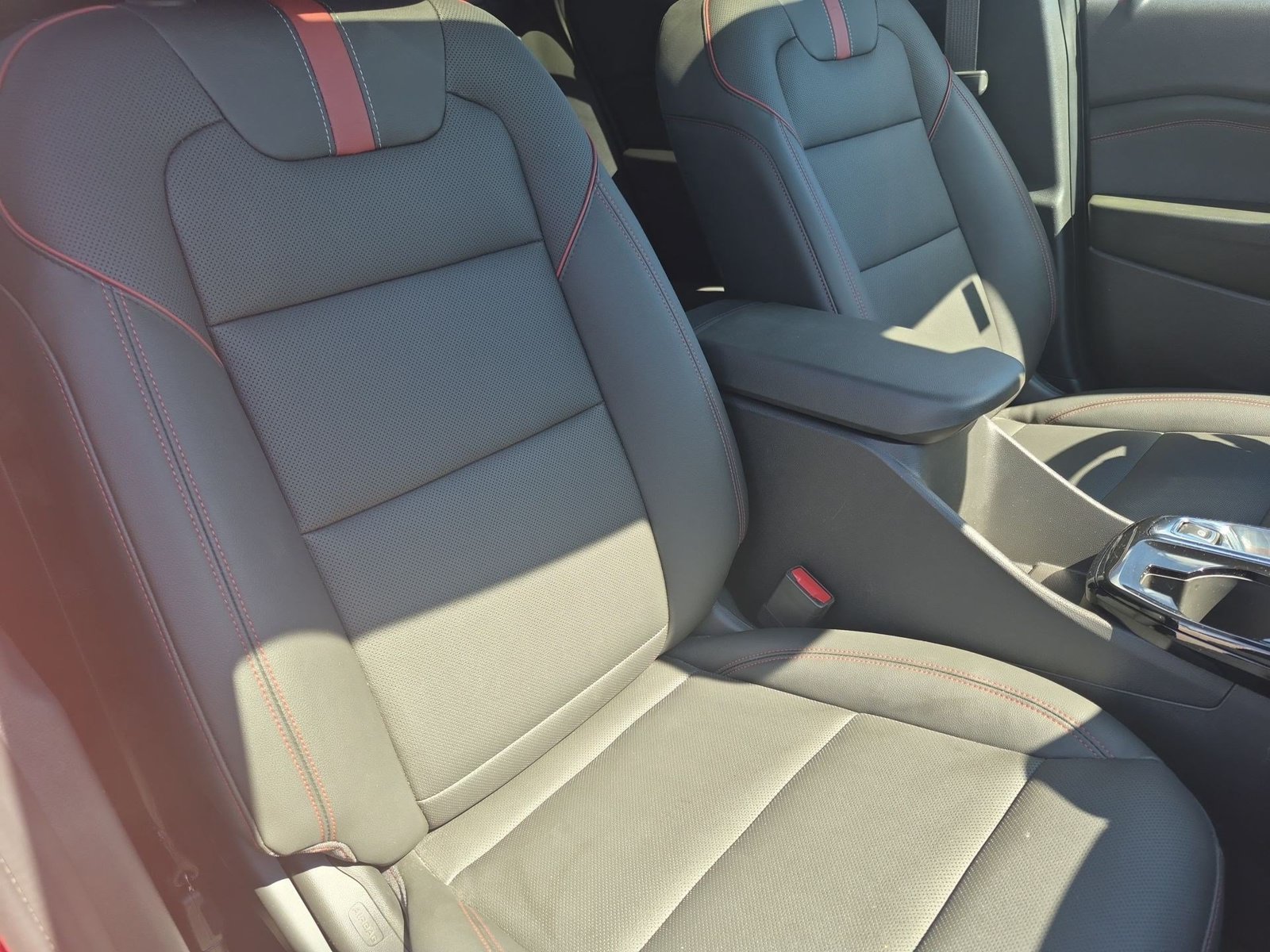 Used 2026 Chevrolet Trax RS w/ Sunroof Package FWD image 29