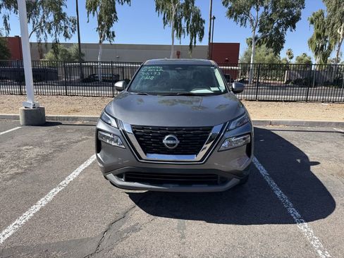 Used 2023 Nissan Rogue SV AWD/4WD image 2