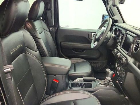 Used 2023 Jeep Wrangler Unlimited Sahara AWD/4WD image 25