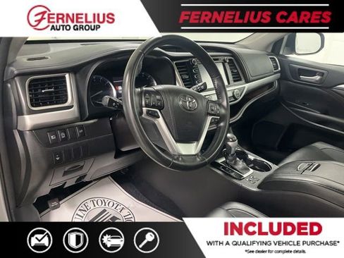 Used 2017 Toyota Highlander XLE w/ Carpet Mat Package AWD/4WD image 38