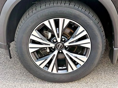 Used 2023 Nissan Rogue SV w/ SV Premium B Package AWD/4WD image 10