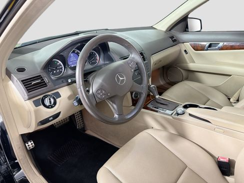 Used 2010 Mercedes-Benz C 300 Sedan image 10