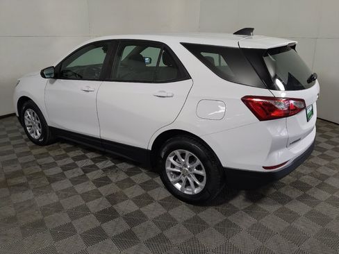Used 2021 Chevrolet Equinox LS FWD image 3