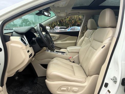 Used 2019 Nissan Murano SL w/ SL Technology Package FWD image 9