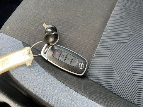 Used 2025 Nissan Versa SV FWD image 21