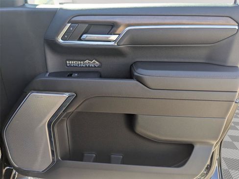 Used 2024 Chevrolet Silverado 1500 High Country w/ Technology Package AWD/4WD image 41