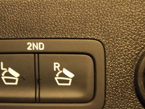 Used 2022 Kia Sorento SX image 17