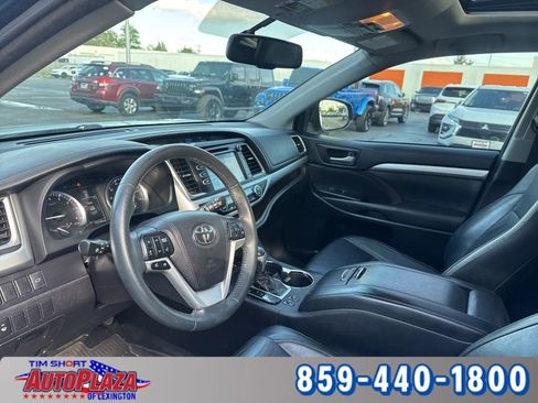 Used 2016 Toyota Highlander XLE AWD/4WD image 10