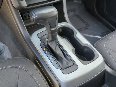 Used 2021 Chevrolet Colorado LT w/ LT Convenience Package AWD/4WD image 15