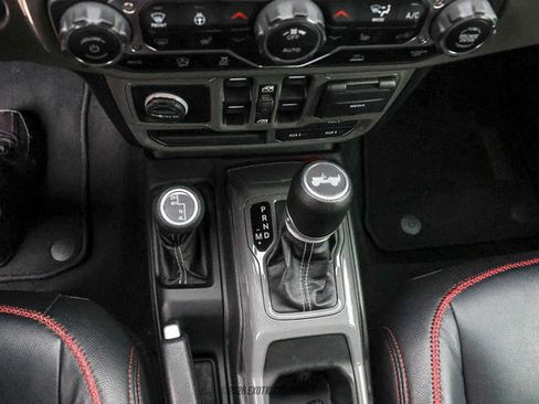 Used 2022 Jeep Wrangler Unlimited Sahara w/ Cold Weather Group AWD/4WD image 35