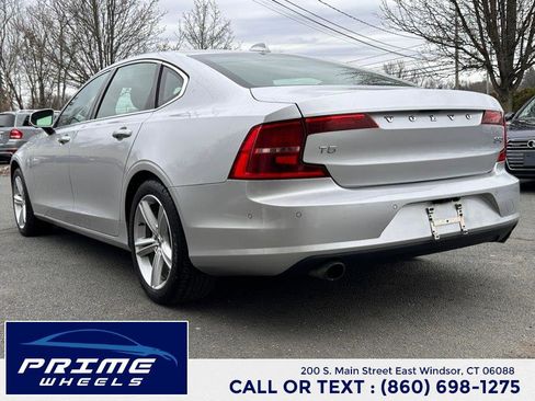 Used 2018 Volvo S90 T5 Momentum w/ Convenience Package image 5