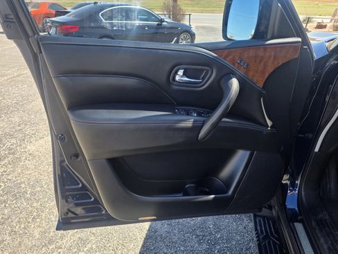 Used 2019 INFINITI QX80 Luxe image 10