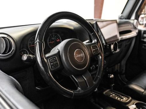 Used 2012 Jeep Wrangler Unlimited Rubicon AWD/4WD image 19