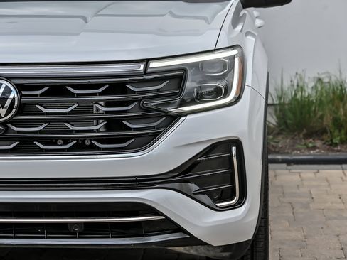 Used 2024 Volkswagen Atlas SEL Premium R-Line AWD/4WD image 5