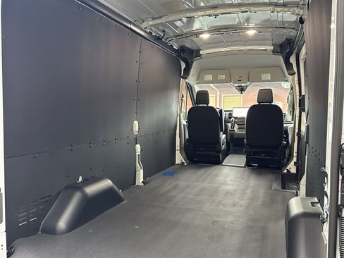 New 2027 Ford Transit 250 148 Medium Roof w/ Load Area Protection Package RWD image 30