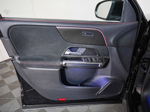 Certified 2022 Mercedes-Benz GLB 250 image 20