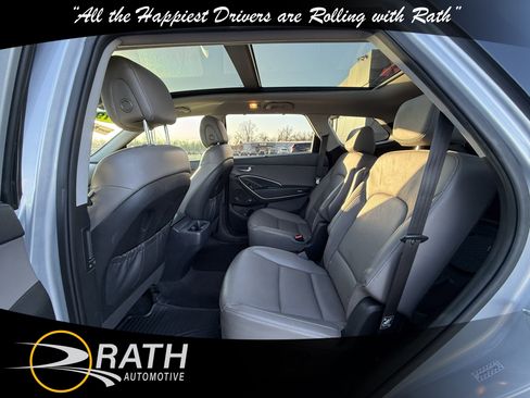 Used 2019 Hyundai Santa Fe XL image 16