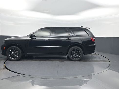 Used 2021 Dodge Durango SXT image 2