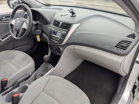 Used 2016 Hyundai Accent SE FWD image 27