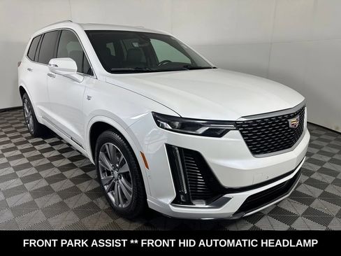 Used 2022 Cadillac XT6 Premium Luxury w/ Technology Package AWD/4WD image 7