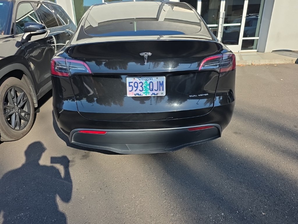 Used 2025 Tesla Model Y Long Range AWD/4WD image 7