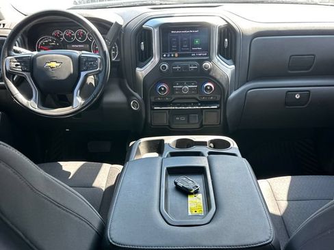 Used 2021 Chevrolet Silverado 1500 LT AWD/4WD image 13