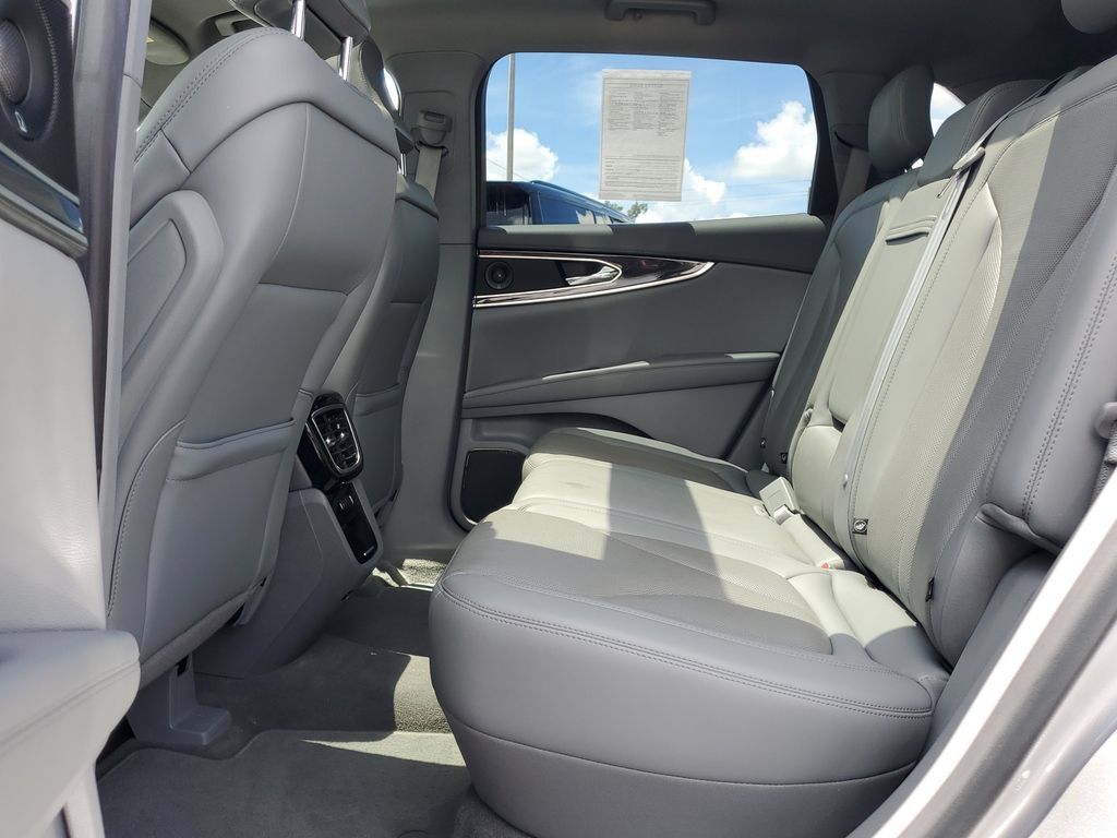 Used 2022 Lincoln Nautilus Reserve FWD image 24