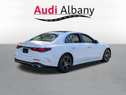 Used 2024 Mercedes-Benz E 350 4MATIC Sedan image 5