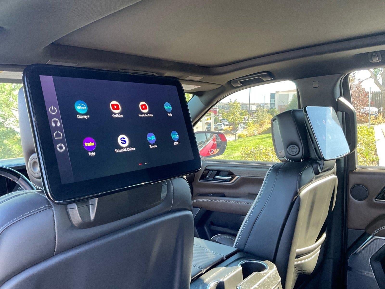 Certified 2025 GMC Yukon Denali Ultimate AWD/4WD image 17