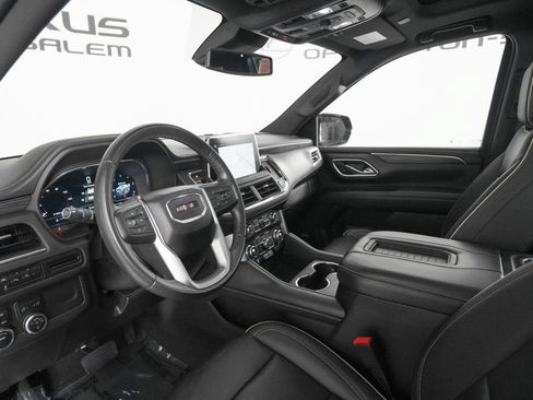 Used 2023 GMC Yukon XL SLT AWD/4WD image 10