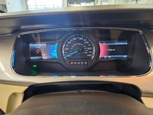 Used 2019 Ford Taurus SEL w/ Equipment Group 201A FWD image 13