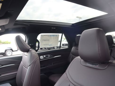 New 2026 Ford Explorer Platinum RWD image 17