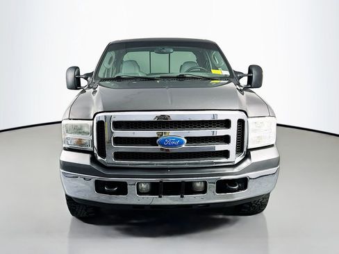 Used 2005 Ford F250 Lariat AWD/4WD image 2