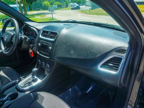 Used 2013 Dodge Avenger SE FWD image 22