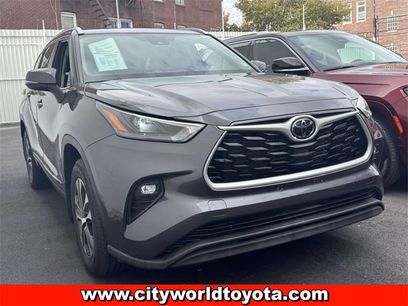 Used 2022 Toyota Highlander XLE