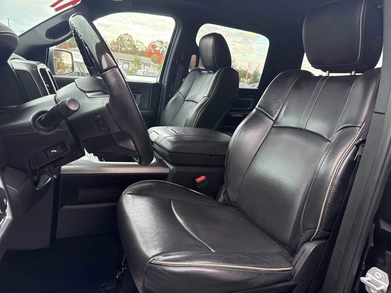 Used 2017 RAM 1500 Limited AWD/4WD image 11