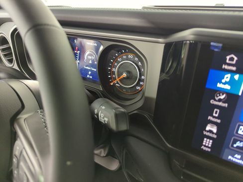 New 2026 Jeep Gladiator Mojave image 24