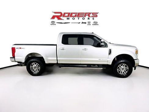Used 2019 Ford F250 Lariat w/ Lariat Value Package image 9