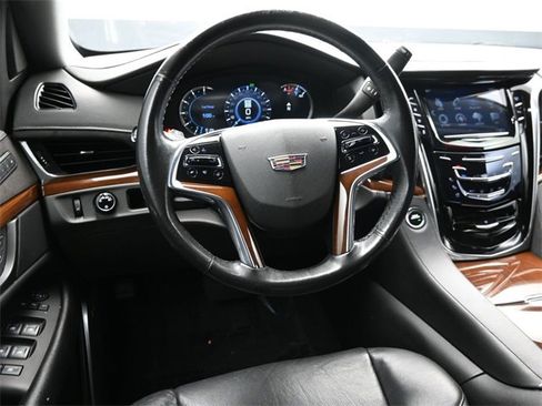 Used 2020 Cadillac Escalade 2WD image 22