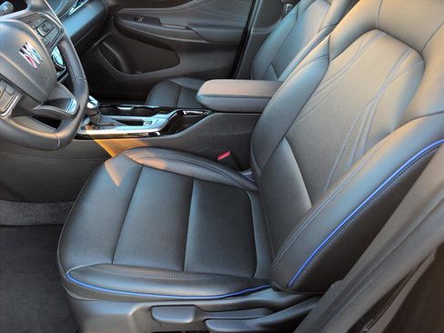 Used 2025 Buick Envista Sport Touring image 11