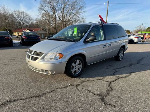 Used 2007 Dodge Grand Caravan SXT image 1