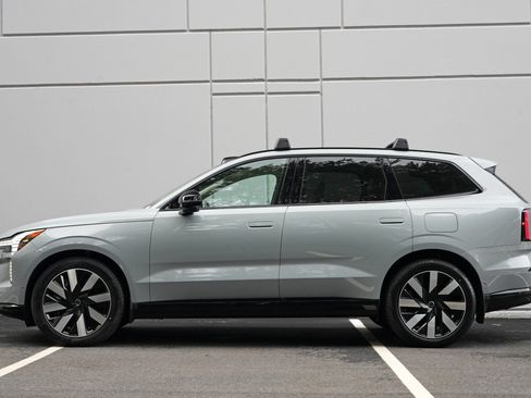 Used 2025 Volvo EX90 Ultra AWD/4WD image 9