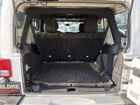 Used 2015 Jeep Wrangler Unlimited Sahara w/ Connectivity Group image 12