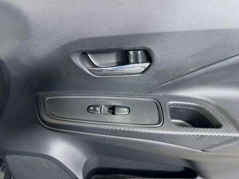 Used 2025 Nissan Versa SV w/ Trunk Package image 31