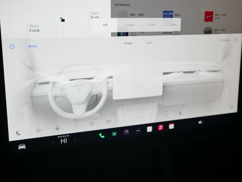 Used 2022 Tesla Model Y Long Range AWD/4WD image 23